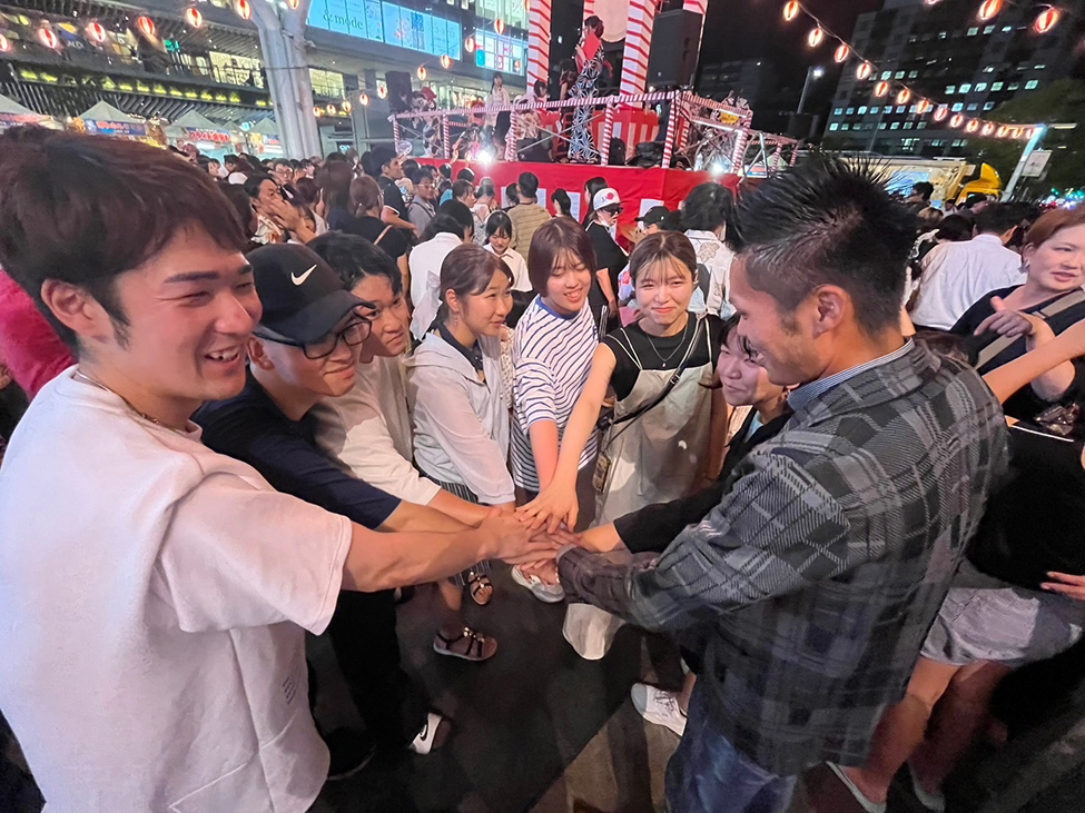 仲間が自然とできる環境のイメージ
